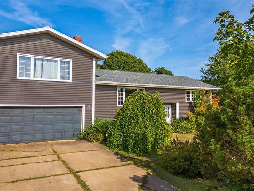 37 CHELSEY Circle  Charlottetown, PE C1E 1E9