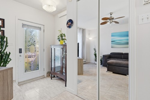 Hall d'entrée/Vestibule - 437 Rue Marchand, Mascouche, QC - Indoor Photo Showing Other Room