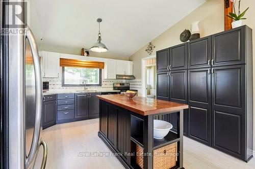 156 Acton Road, Uxbridge, ON - Indoor Photo Showing Kitchen