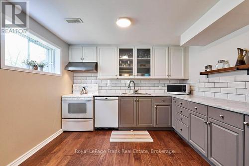 156 Acton Road, Uxbridge, ON - Indoor Photo Showing Kitchen