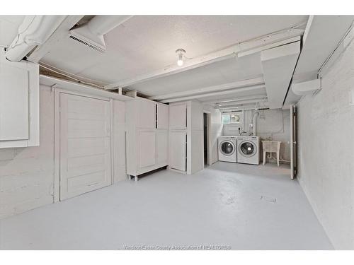 920 Louis, Windsor, ON - Indoor Photo Showing Laundry Room