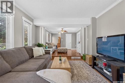 477 22Nd Street E, Prince Albert, SK - Indoor Photo Showing Living Room