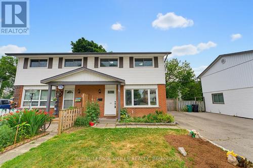 61 BALFOUR CRESCENT  Kitchener, ON N2C 1Z6