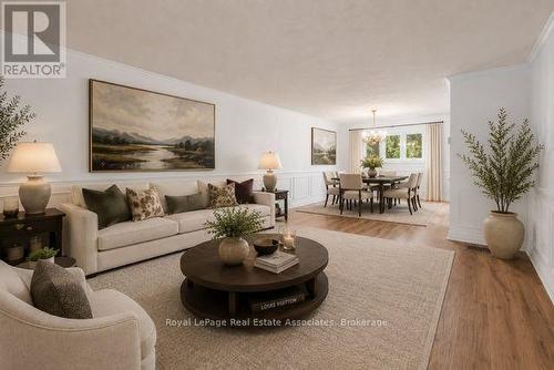 2529 Claymore Crescent, Mississauga, ON - Indoor Photo Showing Living Room