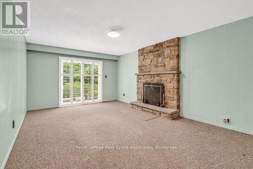 2529 Claymore Crescent, Mississauga, ON - Indoor With Fireplace