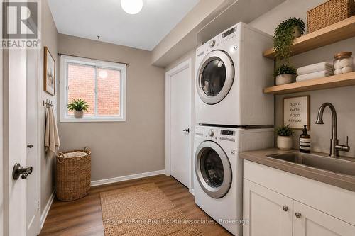 2529 Claymore Crescent, Mississauga, ON - Indoor Photo Showing Laundry Room