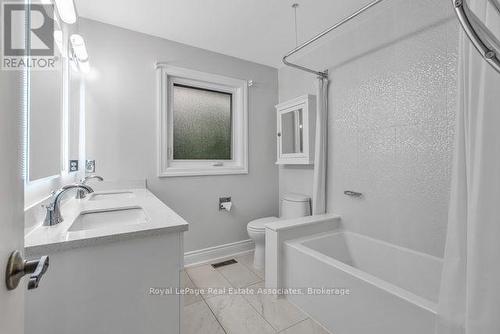 2529 Claymore Crescent, Mississauga, ON - Indoor Photo Showing Bathroom