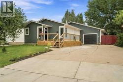 11709 95 Street Grande Prairie, AB T8V 4N9