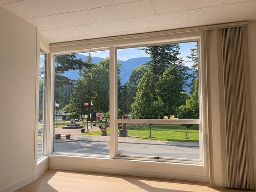 360 Wallace Street|Hope, Hope, BC - Indoor Photo Showing Other Room