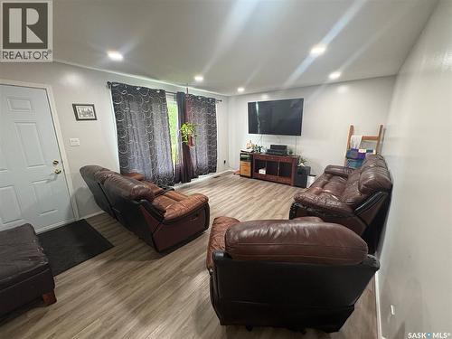 312 Bismark Avenue, Langenburg, SK - Indoor