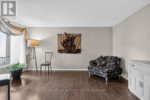 Living Room - 76 Saddlehorn Crescent, Ottawa, ON - Indoor Photo Showing Other Room