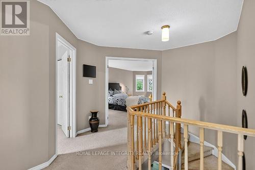 Upstairs Landing - 76 Saddlehorn Crescent, Ottawa, ON - Indoor Photo Showing Other Room
