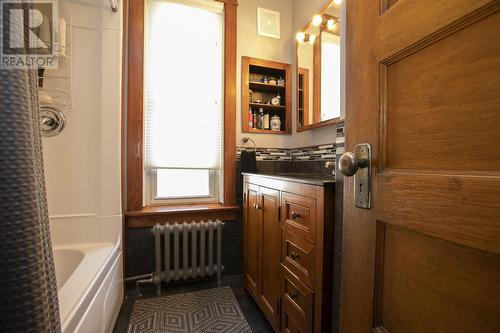 172 Spring St, Sault Ste. Marie, ON - Indoor Photo Showing Bathroom
