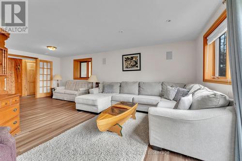 133 Harrison Road, Nipissing, ON - Indoor Photo Showing Living Room