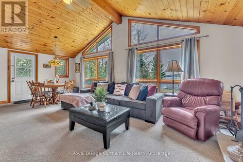 133 Harrison Road, Nipissing, ON - Indoor Photo Showing Living Room