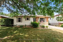 220 GREENWOOD DRIVE  Stratford, ON N5A 7M9