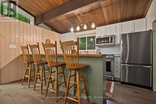 143 St Moritz Crescent, Blue Mountains, ON - Indoor Photo Showing Kitchen