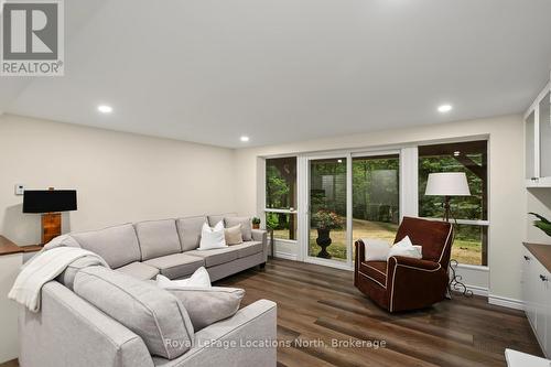 143 St Moritz Crescent, Blue Mountains, ON - Indoor Photo Showing Other Room