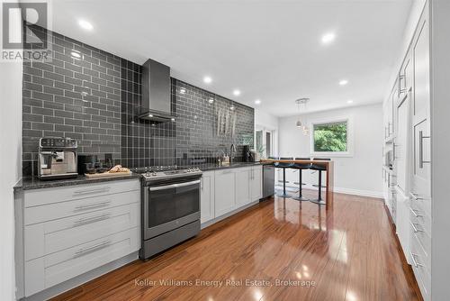 8280 Albert Court, Hamilton Township, ON - Indoor Photo Showing Kitchen With Upgraded Kitchen