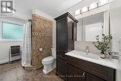 8280 Albert Court, Hamilton Township, ON - Indoor Photo Showing Bathroom