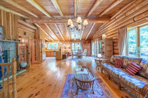 Photo aérienne - 29 Ch. Maryhill, Harrington, QC - Indoor With Fireplace