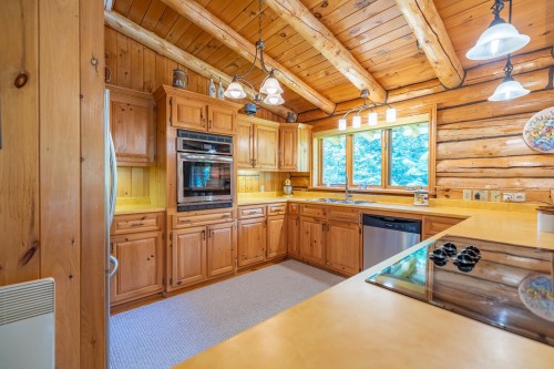 Photo aérienne - 29 Ch. Maryhill, Harrington, QC - Indoor Photo Showing Kitchen