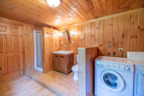 Photo aérienne - 29 Ch. Maryhill, Harrington, QC - Indoor Photo Showing Laundry Room