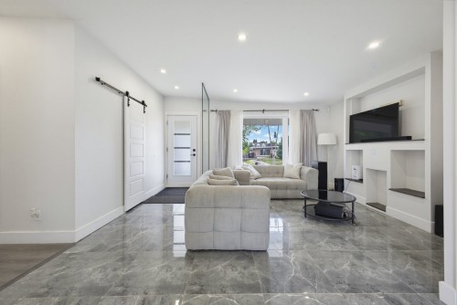5725 Rue Provence  Laval (Auteuil), QC H7K 1H3