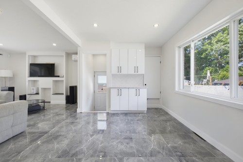 Cuisine - 5725 Rue Provence, Laval (Auteuil), QC - Indoor Photo Showing Living Room