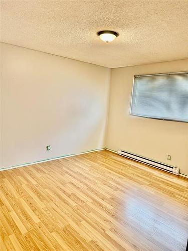819 5Th Avenue, Reston, MB - Indoor Photo Showing Other Room