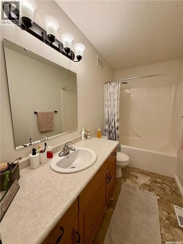 511 Macmillan Street, Hudson Bay, SK - Indoor Photo Showing Bathroom