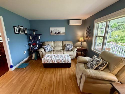 33 Crockett Court, Antigonish, NS - Indoor Photo Showing Living Room