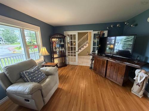33 Crockett Court, Antigonish, NS - Indoor Photo Showing Living Room