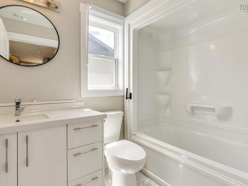 60 Higgins Avenue, Beechville, NS - Indoor Photo Showing Bathroom