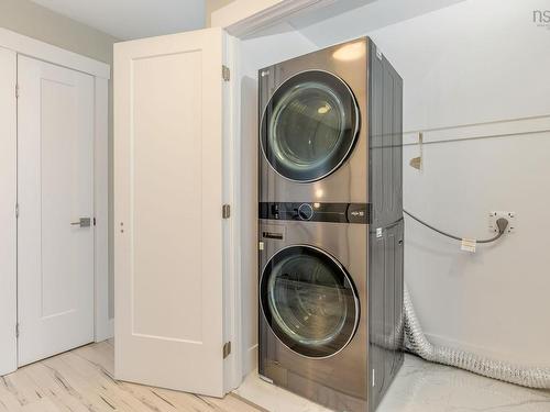 60 Higgins Avenue, Beechville, NS - Indoor Photo Showing Laundry Room