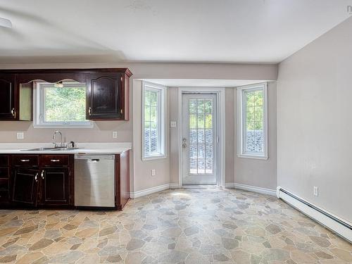 4 Ocono Court, Dartmouth, NS - Indoor Photo Showing Kitchen