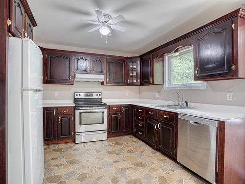 4 Ocono Court, Dartmouth, NS - Indoor Photo Showing Kitchen With Double Sink