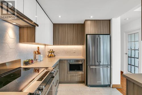 Ph04 - 99 Harbour Square, Toronto, ON - Indoor Photo Showing Kitchen