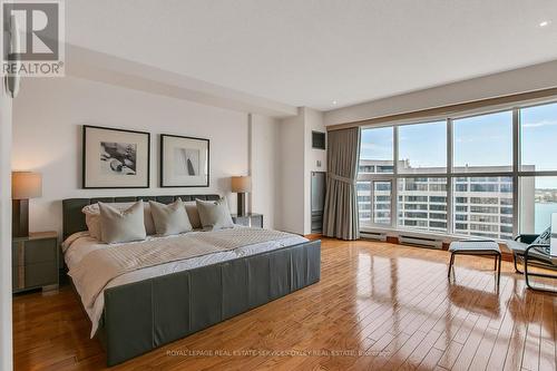 Ph04 - 99 Harbour Square, Toronto, ON - Indoor Photo Showing Bedroom