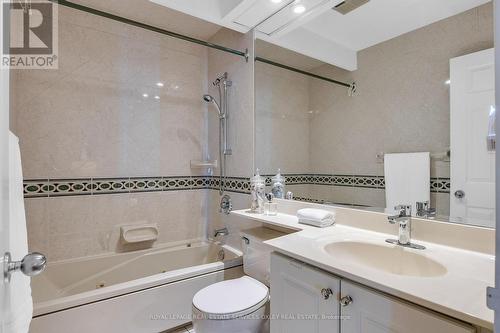 Ph04 - 99 Harbour Square, Toronto, ON - Indoor Photo Showing Bathroom