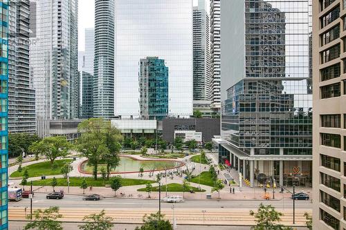 Ph04 - 99 Harbour Square, Toronto, ON - Outdoor With Facade