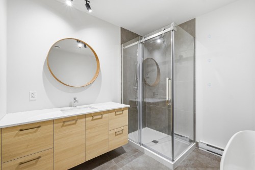 Salle de bains - 1992 Rue Henriette, Carignan, QC - Indoor Photo Showing Bathroom