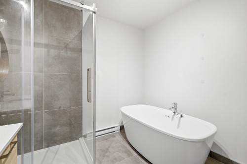 Salle de bains - 1992 Rue Henriette, Carignan, QC - Indoor Photo Showing Bathroom