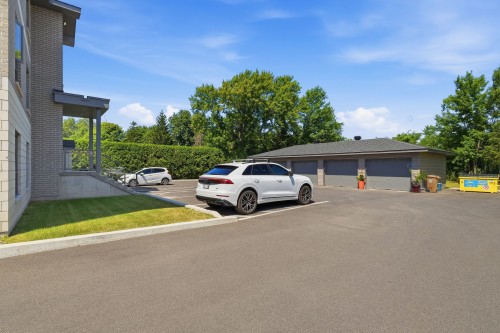 Stationnement - 1992 Rue Henriette, Carignan, QC - Outdoor