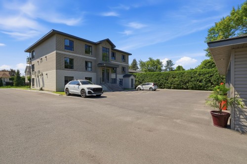 Stationnement - 1992 Rue Henriette, Carignan, QC - Outdoor
