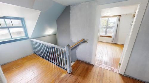 305 4Th Avenue, Cranbrook, BC - Indoor Photo Showing Other Room