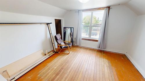 305 4Th Avenue, Cranbrook, BC - Indoor Photo Showing Other Room