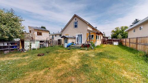 305 4Th Avenue, Cranbrook, BC - Outdoor With Exterior