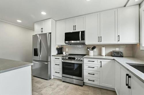 622 Greene Ave, Winnipeg, MB - Indoor Photo Showing Kitchen