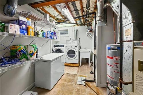622 Greene Ave, Winnipeg, MB - Indoor Photo Showing Laundry Room